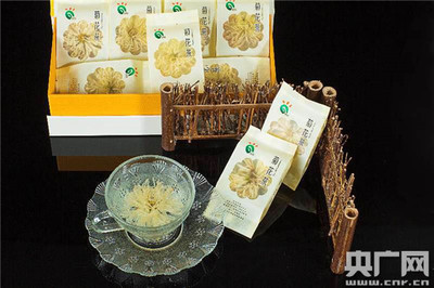 當健康黃菊邂逅千年古村--“快樂農夫”的扶貧之路